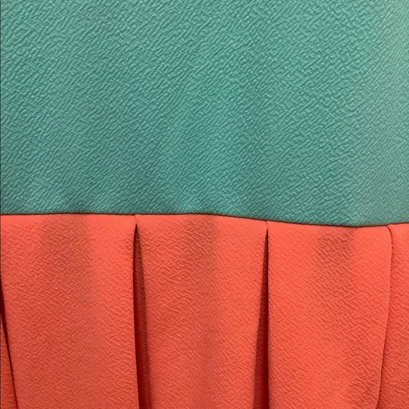 NWT Lularoe Amelia - Picture 2 of 2